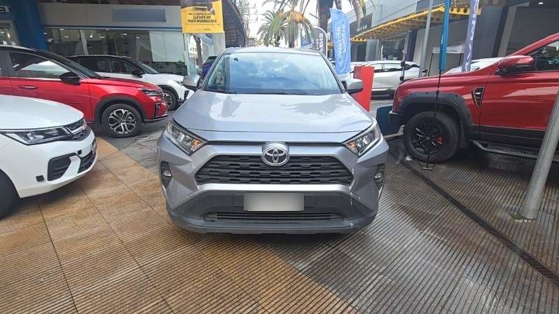 Toyota Rav 4 2.0 Le 4x2 Mt 5p año 2024