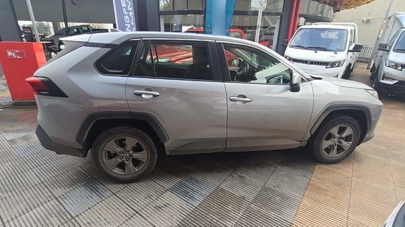 Toyota Rav 4 2.0 Le 4x2 Mt 5p año 2024