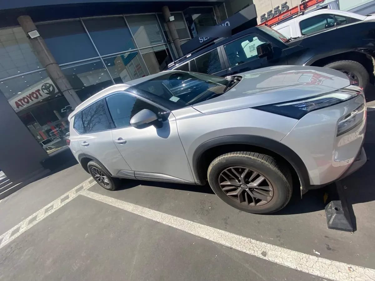 Nissan X-Trail 2.5 Sense 4x2 3row Cvt At 5p año 2023