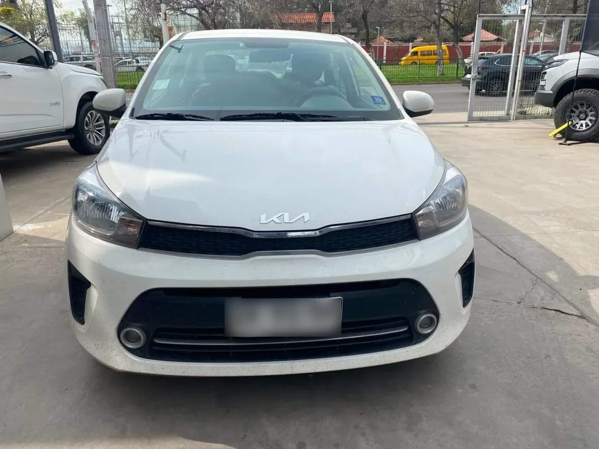 Kia Soluto 1.4 Ex Full 4x2 E6 Mt 4p año 2023