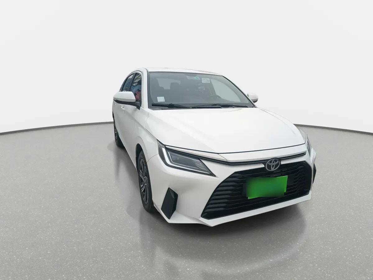 Toyota Yaris 1.5 E 4x2 Sdn Mt 4p año 2023