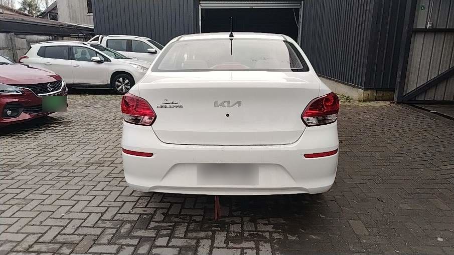 Kia Soluto 1.4 Lx 4x2 Mt 4p año 2022
