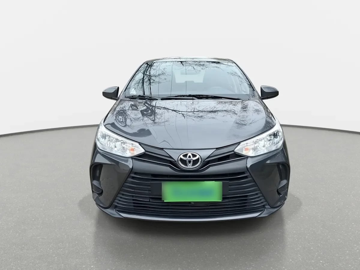 Toyota Yaris 1.5 Gli E 4x2 Mt 4p año 2022