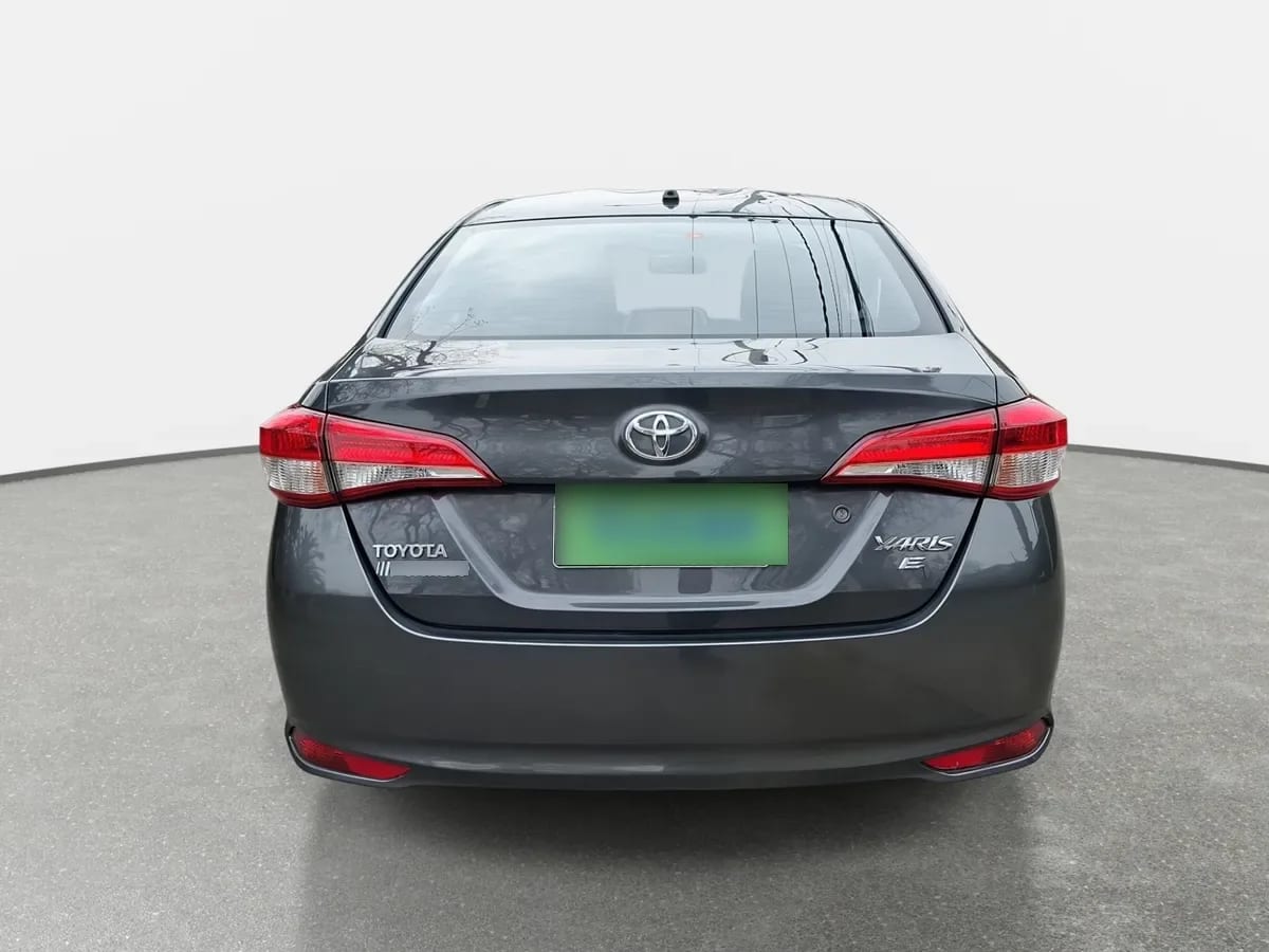 Toyota Yaris 1.5 Gli E 4x2 Mt 4p año 2022