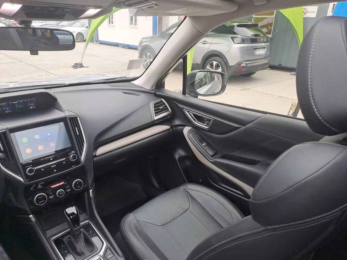 Subaru Forester 2.0i Limited Eyesight Awd At 5p año 2024
