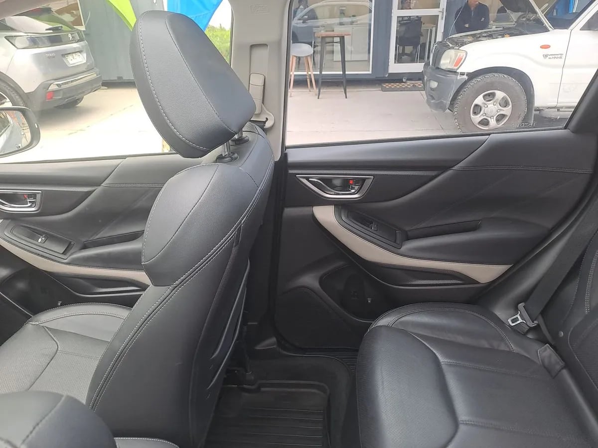Subaru Forester 2.0i Limited Eyesight Awd At 5p año 2024