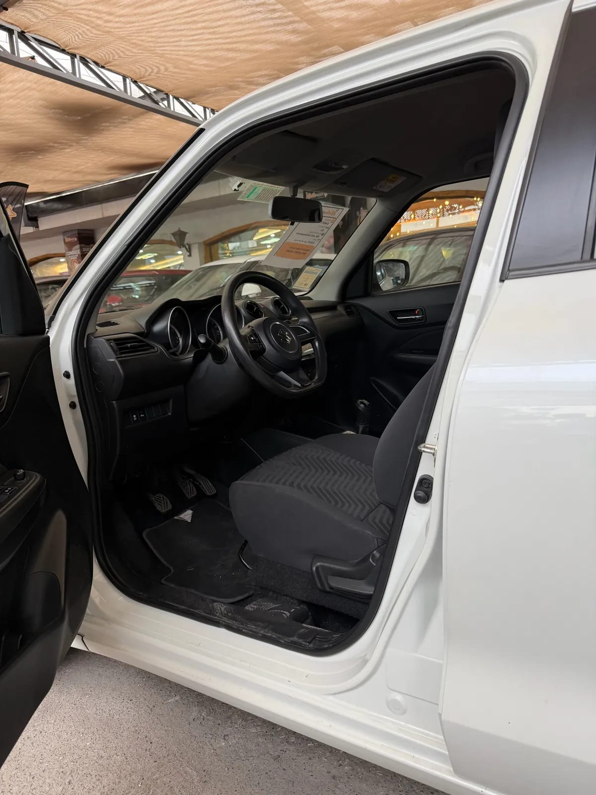 SUZUKI SWIFT 1.2 Gl Mt año 2024