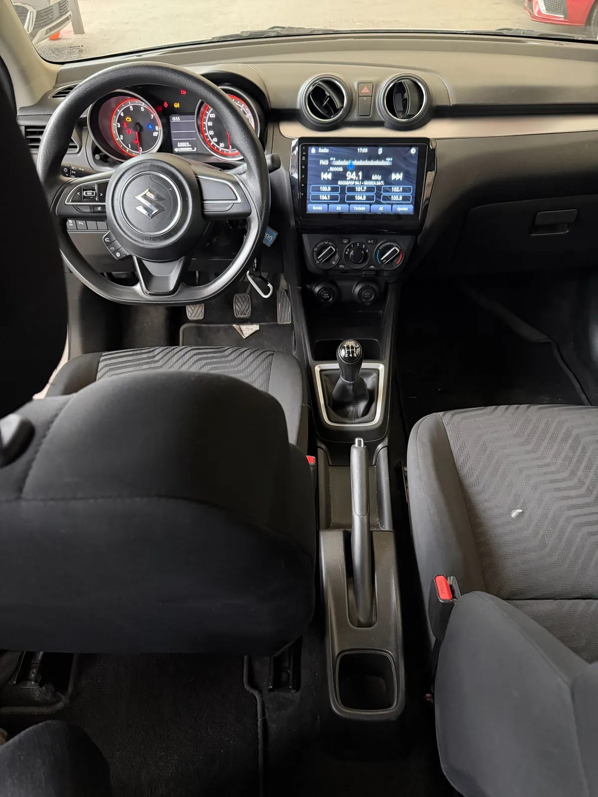 SUZUKI SWIFT 1.2 Gl Mt año 2024