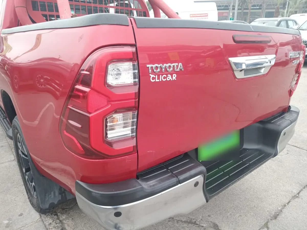 Toyota Hilux 2.8 Srv Diesel 4x4 Dob. Cab. At 4p año 2024