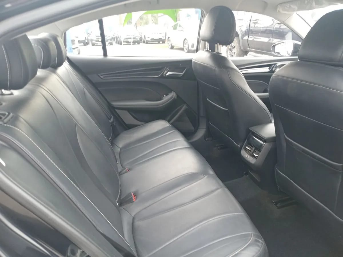 MG 5 1.5 Com 4x2 Mt 4p año 2026