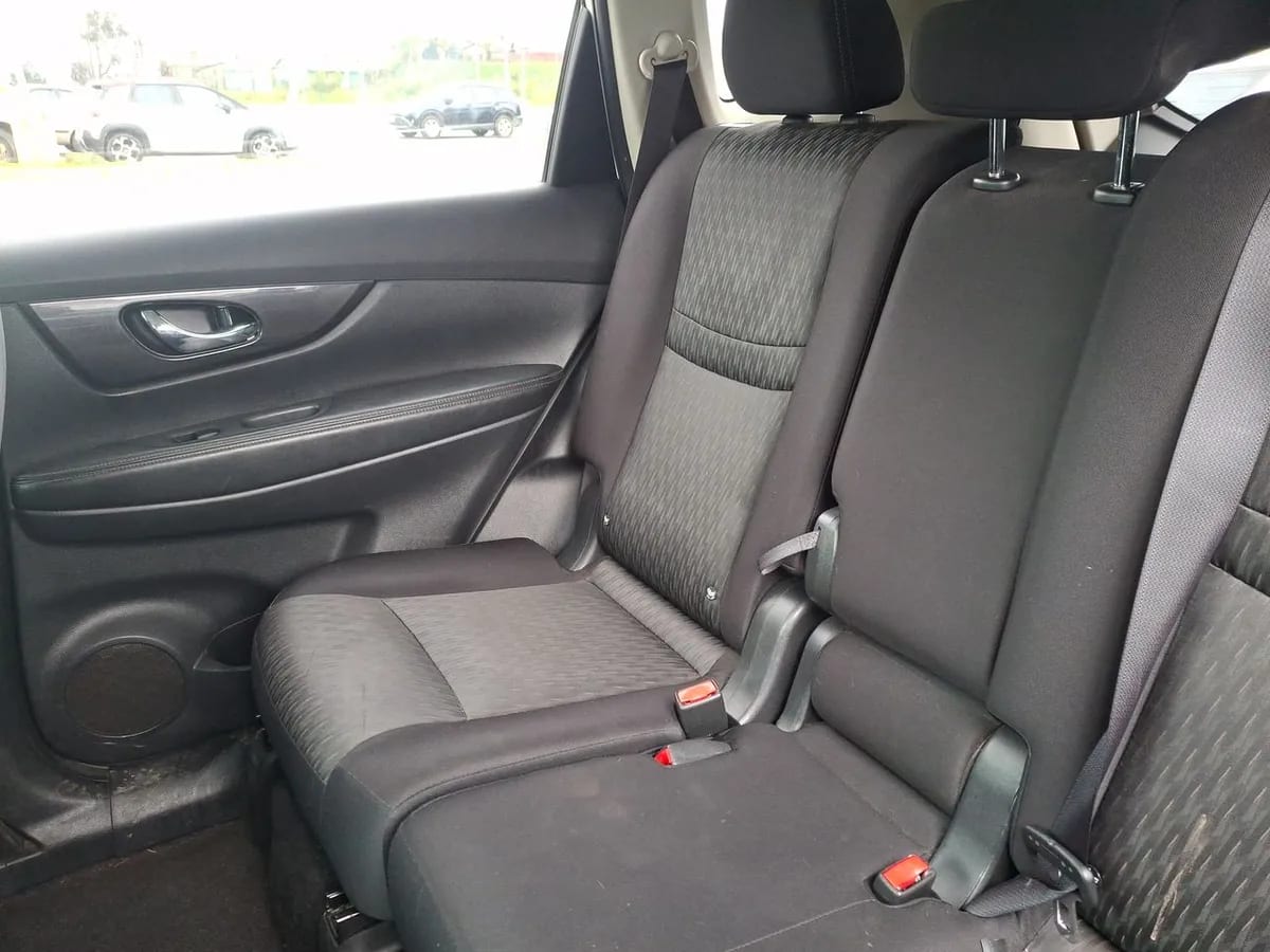 Nissan X-Trail 2.5 Sense 4x2 3row Cvt At 5p año 2019