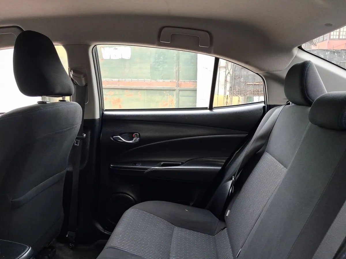 Toyota Yaris 1.5 Gli E 4x2 Mt 4p año 2022