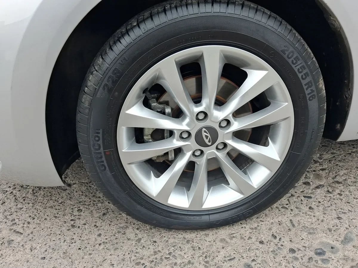 Chery Arrizo 5 1.5 Gls 4x2 Mt 4p año 2023