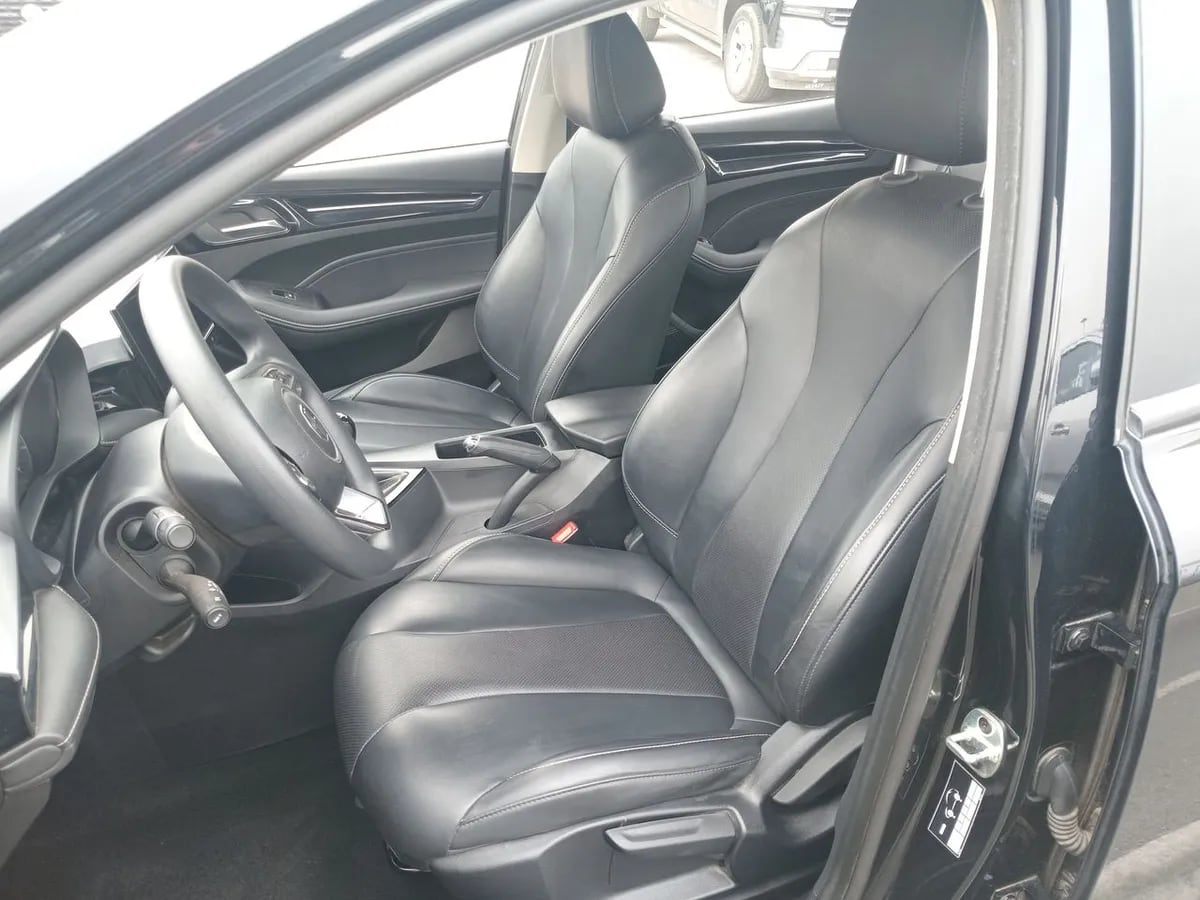 MG 5 1.5 Com 4x2 Mt 4p año 2026