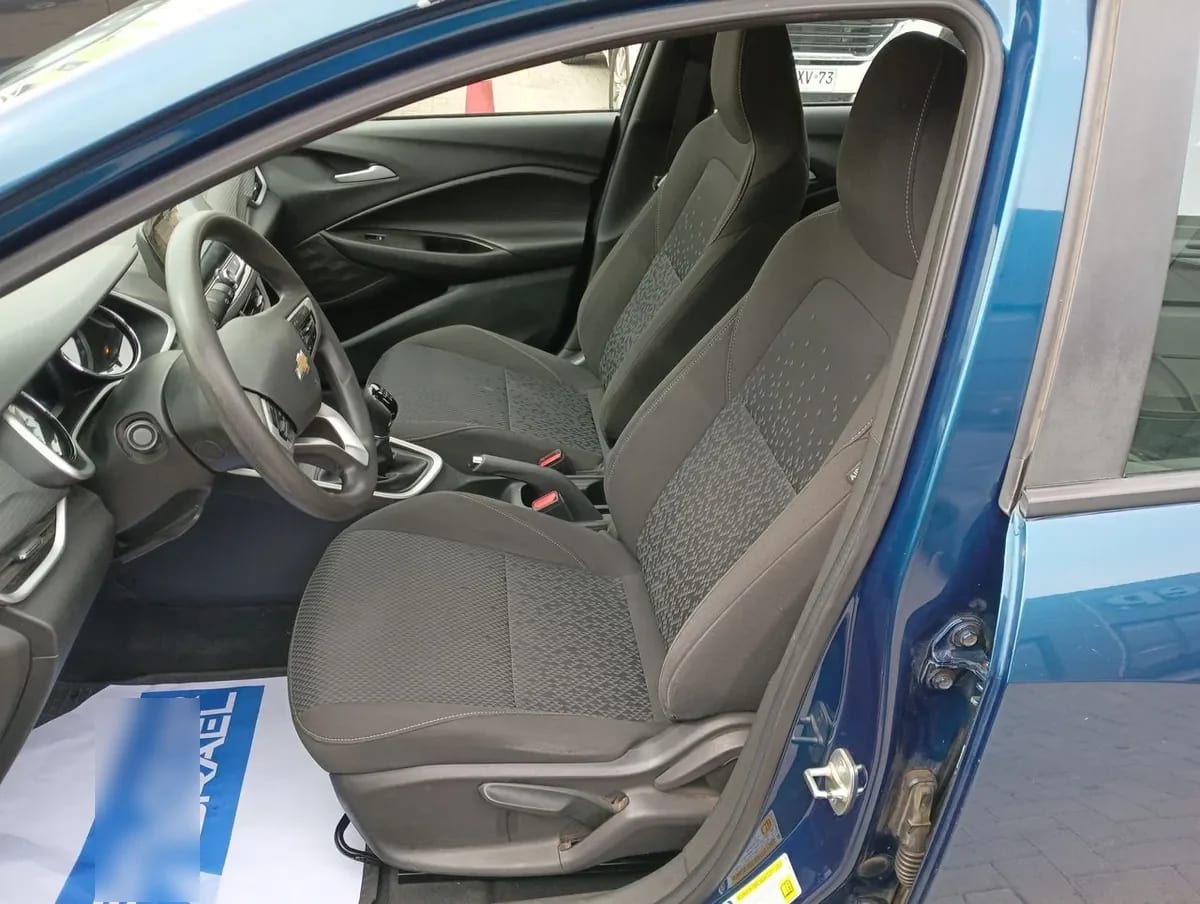 Chevrolet Onix 1.0t Lt 4x2 Sedan Mt 4p año 2021