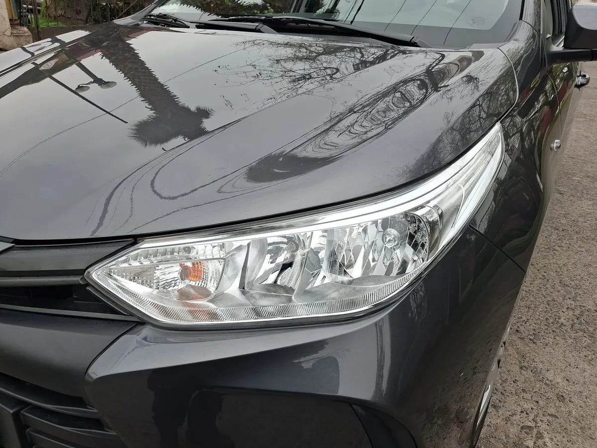 Toyota Yaris 1.5 Gli E 4x2 Mt 4p año 2022