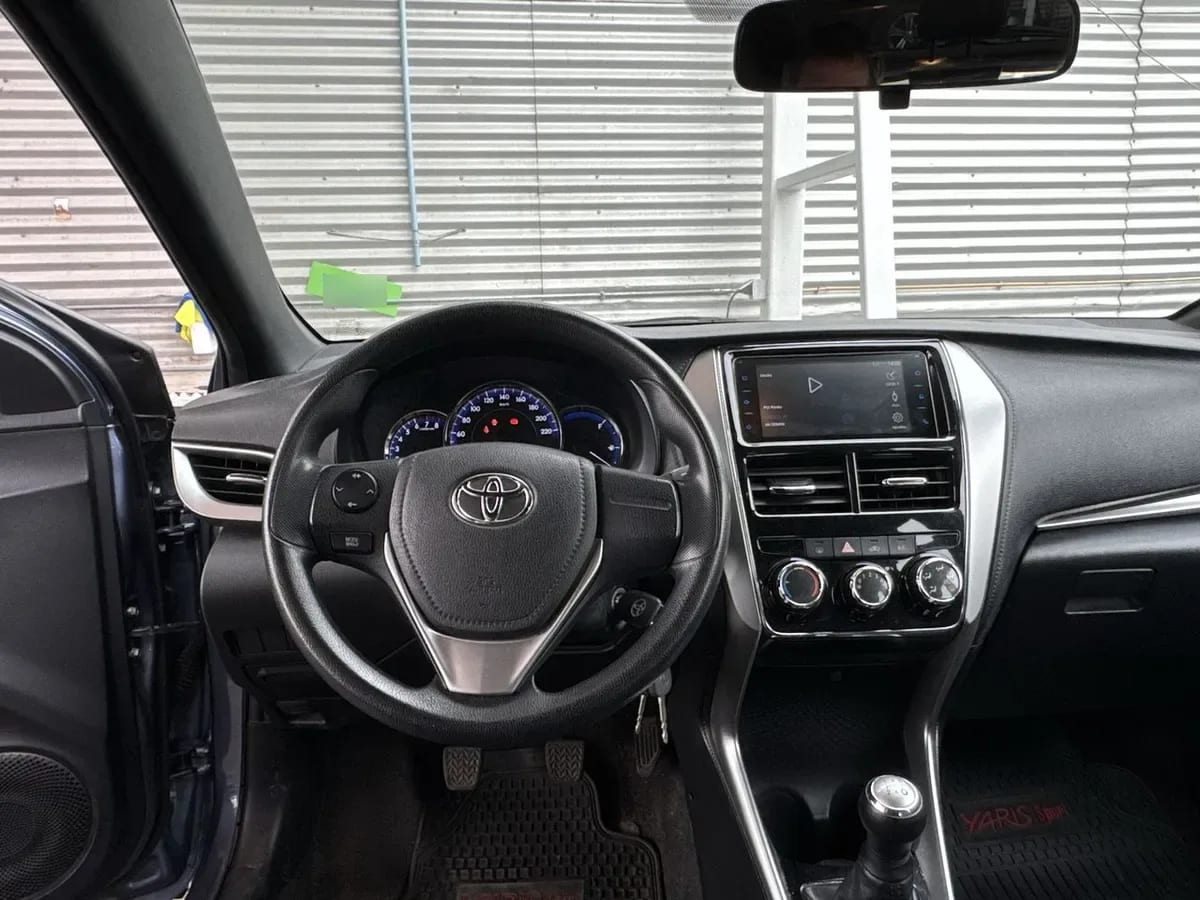 Toyota Yaris 1.5 Gle Sport 4x2 Hb Mt 5p año 2019