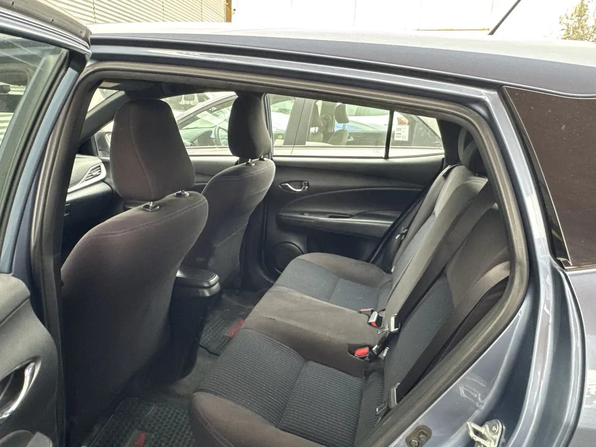 Toyota Yaris 1.5 Gle Sport 4x2 Hb Mt 5p año 2019