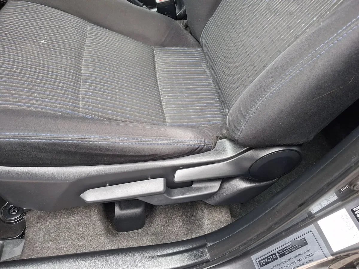 Toyota Yaris 1.5 Gli E 4x2 Mt 4p año 2022