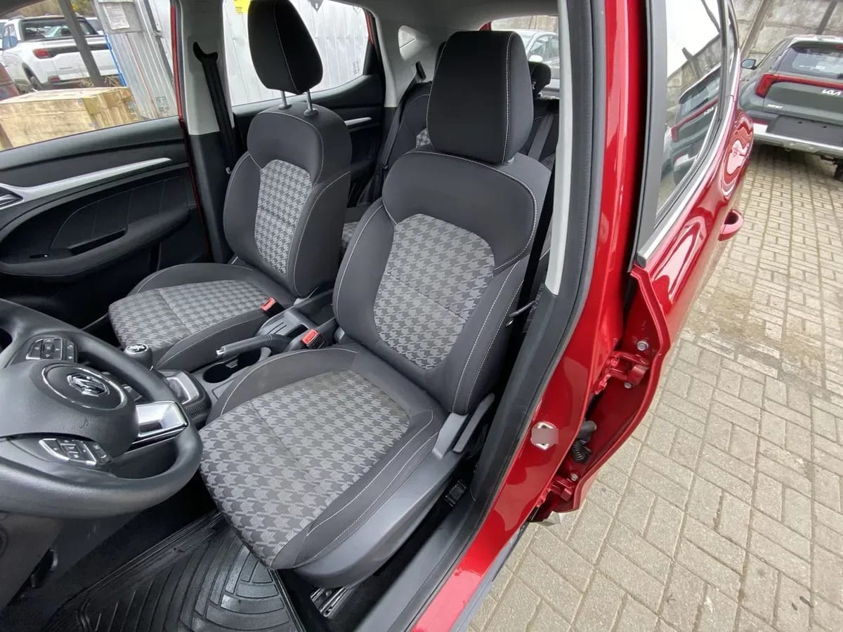 MG Mg Zs 1.5 Std 4x2 Mt 5p año 2024