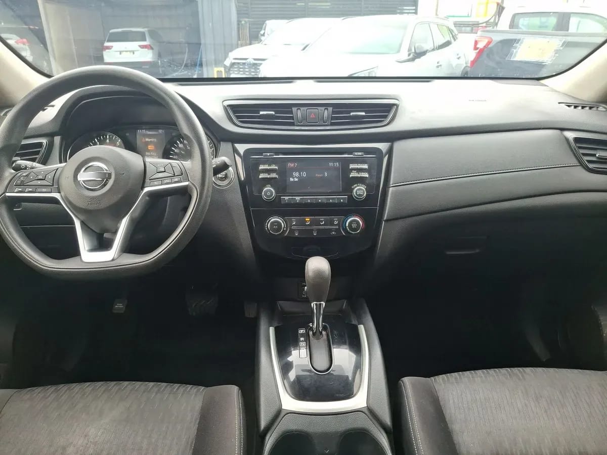 Nissan X-Trail 2.5 Sense 4x2 3row Cvt At 5p año 2019