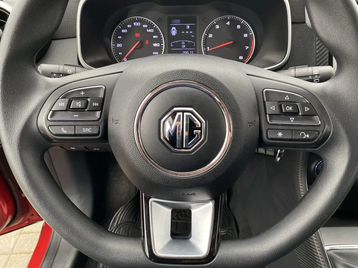 MG Mg Zs 1.5 Std 4x2 Mt 5p año 2024
