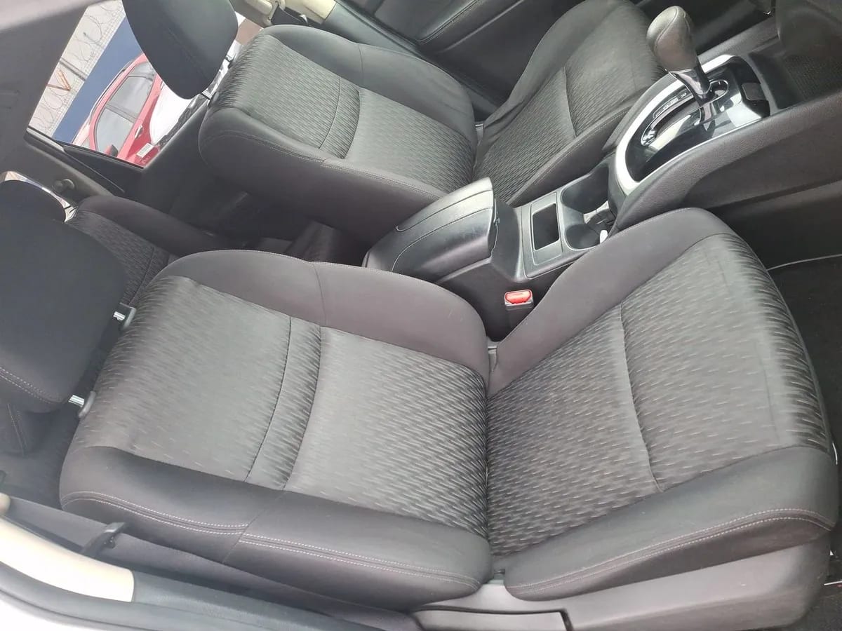 Nissan X-Trail 2.5 Sense 4x2 3row Cvt At 5p año 2019
