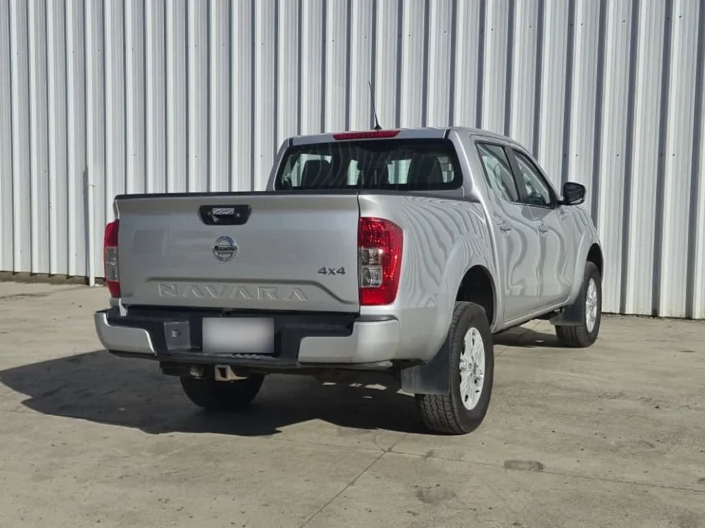 Nissan Navara D Cab 4x4 Xe 2.3 At año 2023