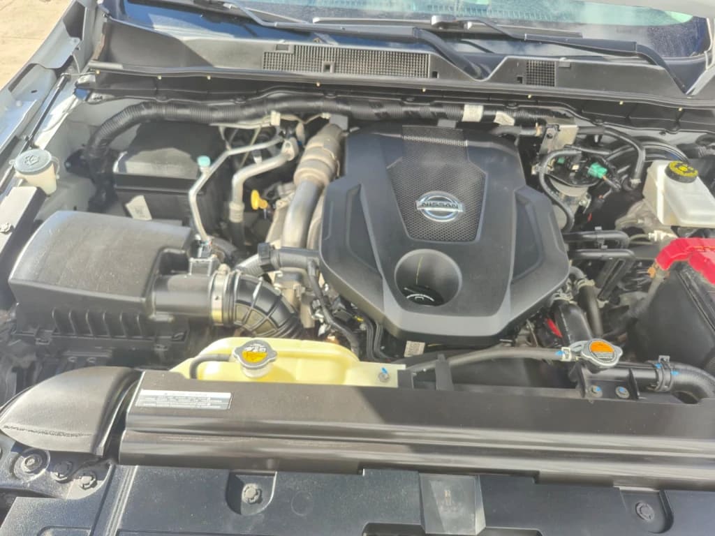 Nissan Navara D Cab 4x4 Xe 2.3 At año 2023