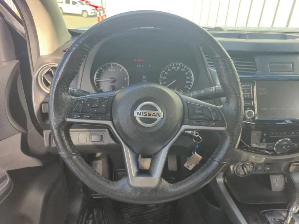 Nissan Navara D Cab 4x4 Xe 2.3 At año 2023