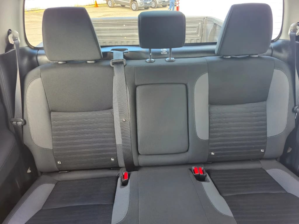 Nissan Navara D Cab 4x4 Xe 2.3 At año 2023
