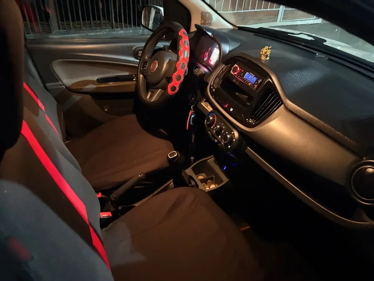 Fiat Uno 1.4 Sporting Mt año 2017