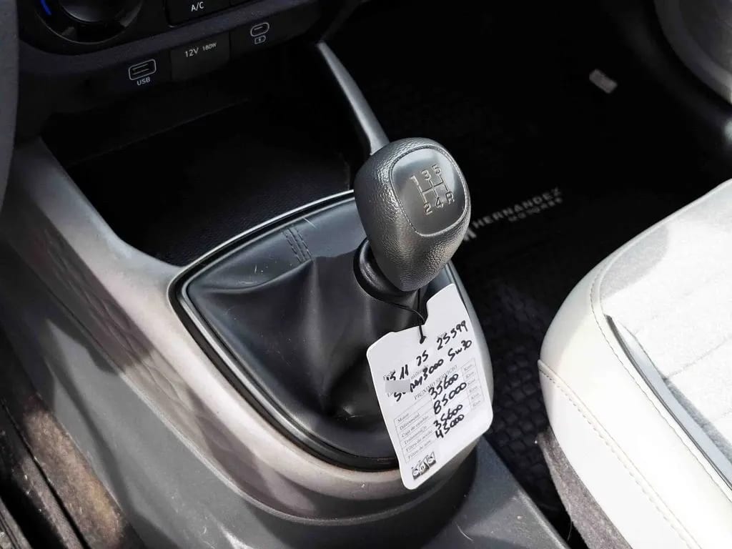 Hyundai Grand I10 1.2 Plus 4x2 Hb Mt 5p año 2024