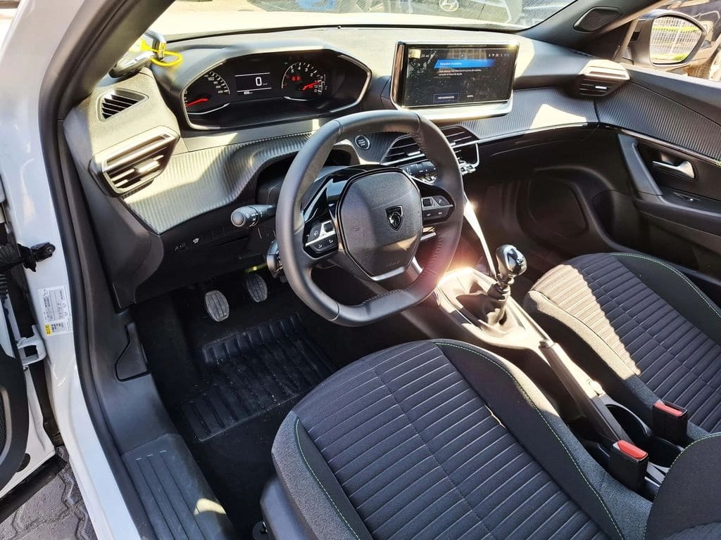 Peugeot 2008 Active año 2025