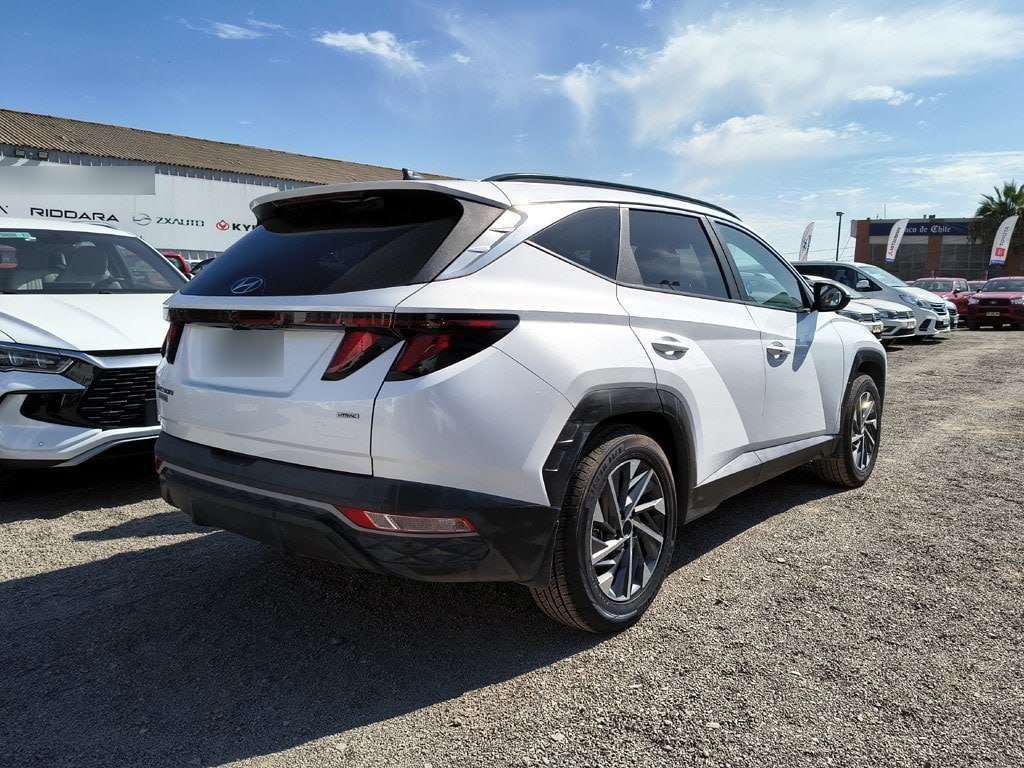 Hyundai Tucson 2.0 Gasolina 4x4 T/a año 2024