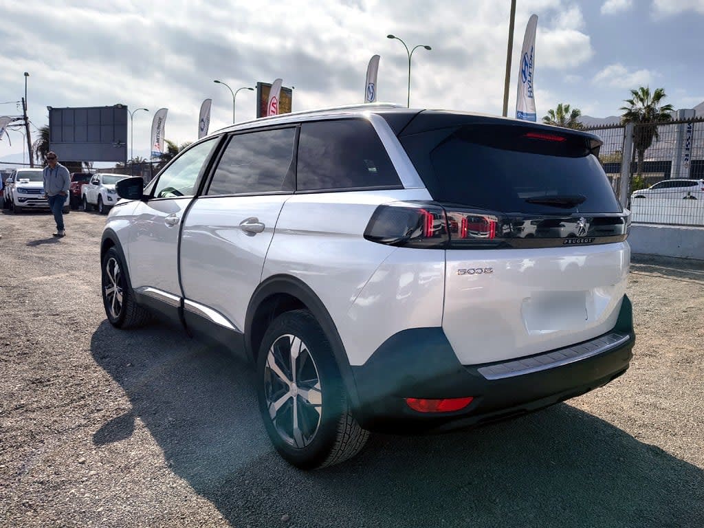 Peugeot 5008 1.6 Allure Pack año 2024