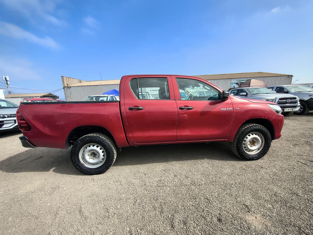 Toyota Hilux Tss 2.4 Diesel 4x2 T/m año 2021