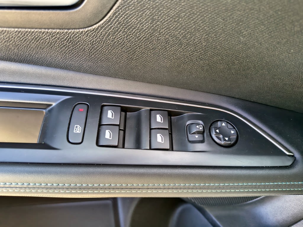 Peugeot 5008 1.6 Allure Pack año 2024