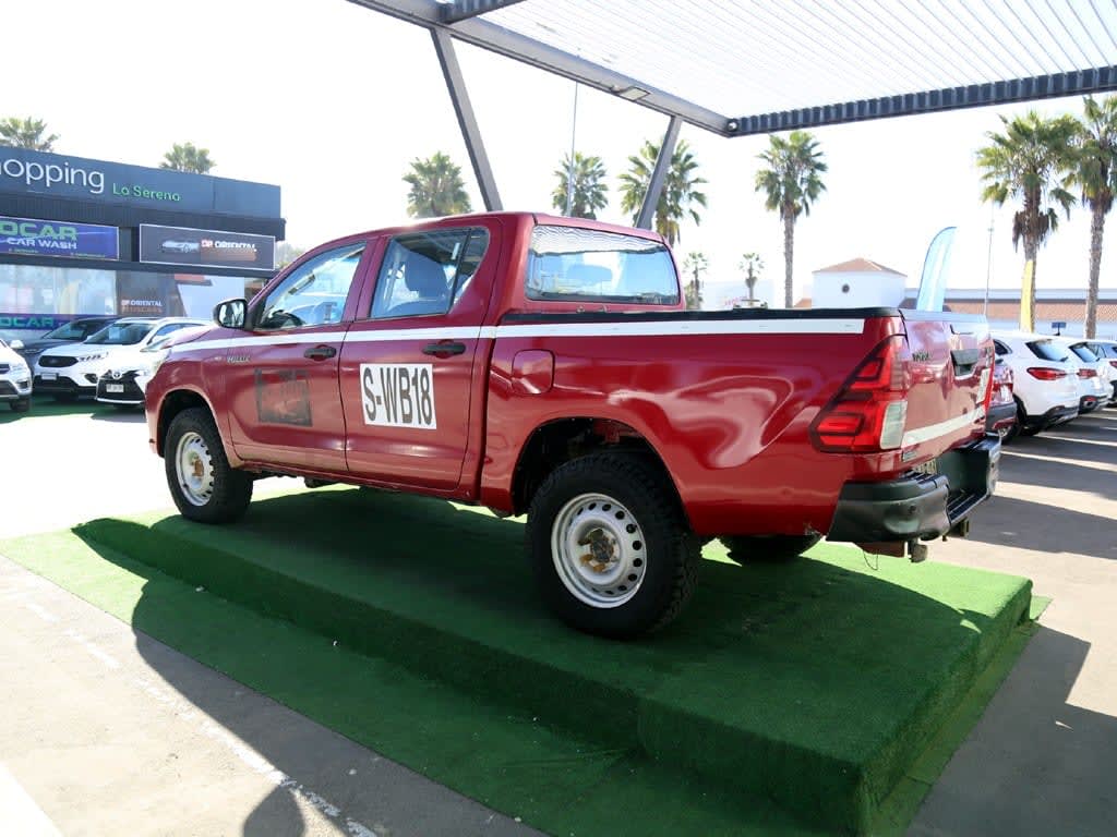 Toyota Hilux 2.4 Dx 4x2 Mt año 2022