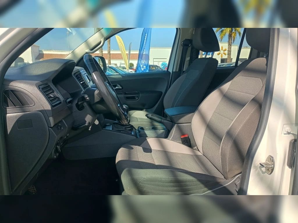 Volkswagen Amarok 2.0 Trendline Diesel 4motion 4x4 Dob. Cab. Mt 4p año 2023