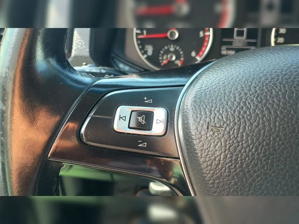 Volkswagen Amarok 2.0 Trendline Diesel 4motion 4x4 Dob. Cab. Mt 4p año 2023