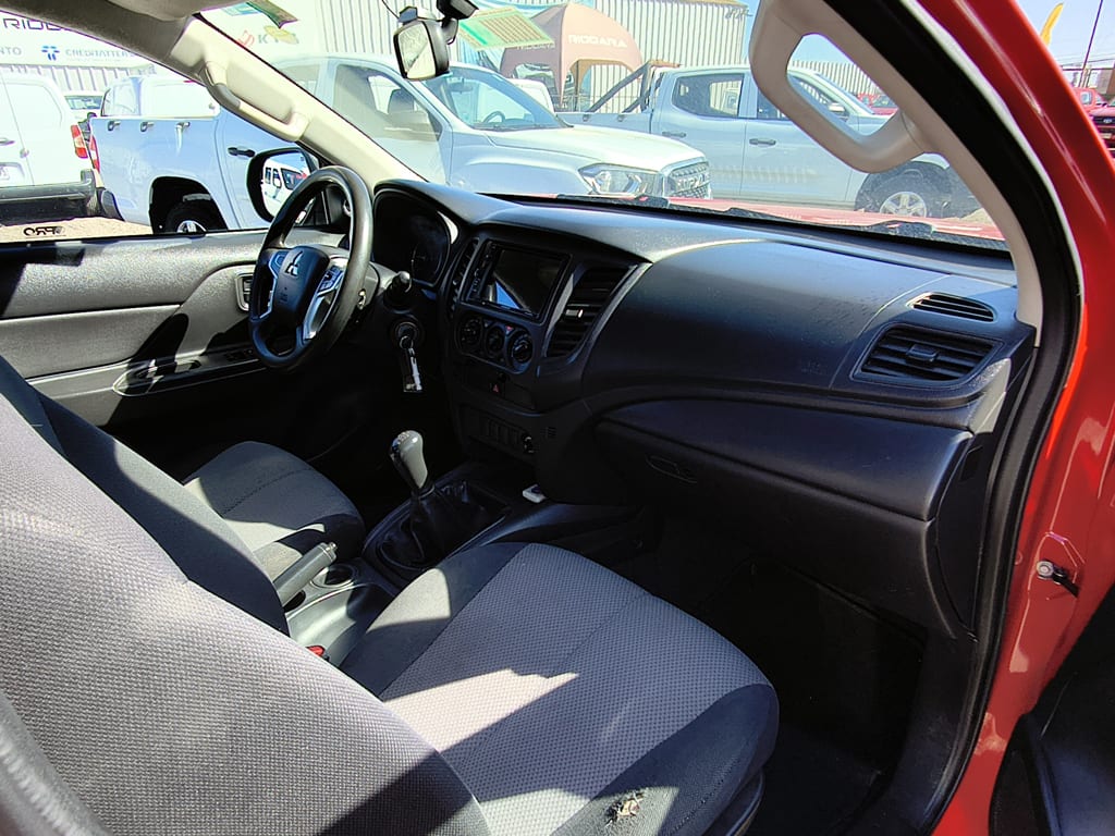 Mitsubishi L200 L200 Katana 2.4 Diesel 4x2 T/m año 2022
