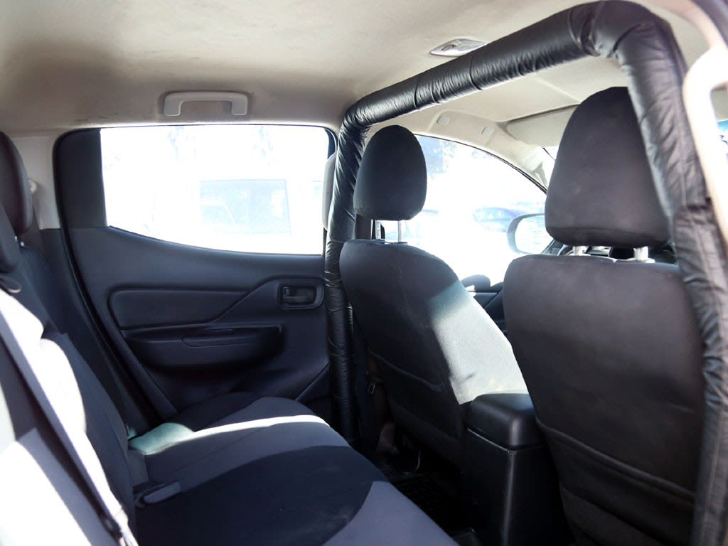 Mitsubishi L200 Katana 2.4 4x4 Mt año 2023