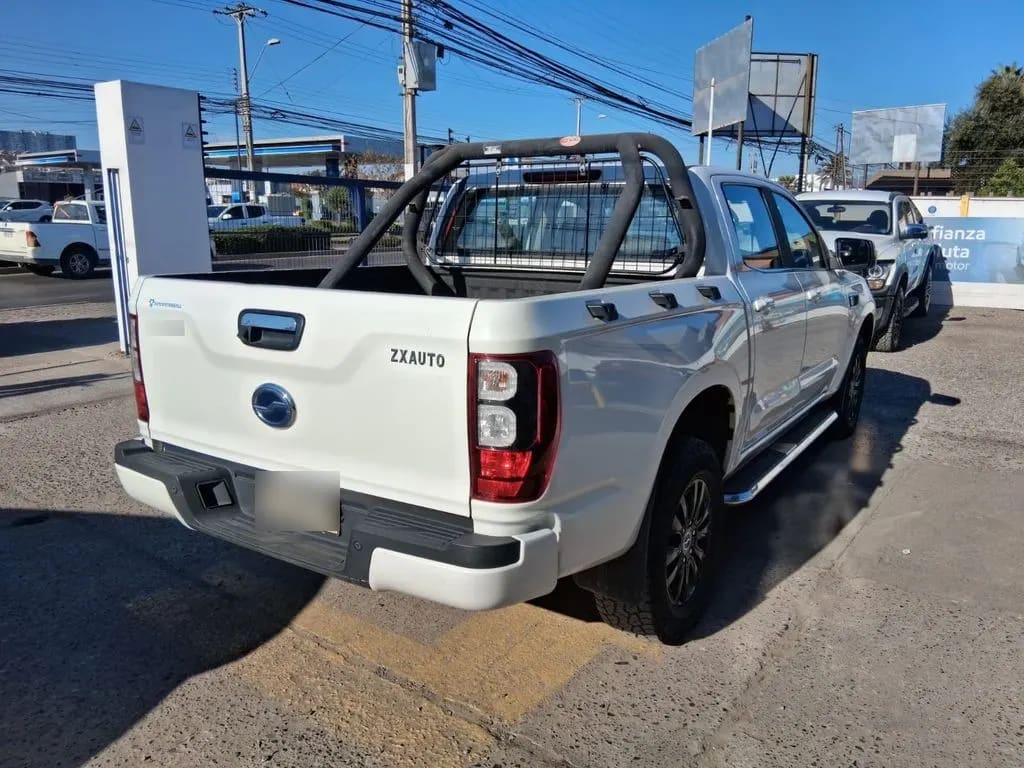 ZX Auto Terralord Dlx 4x2 año 2023