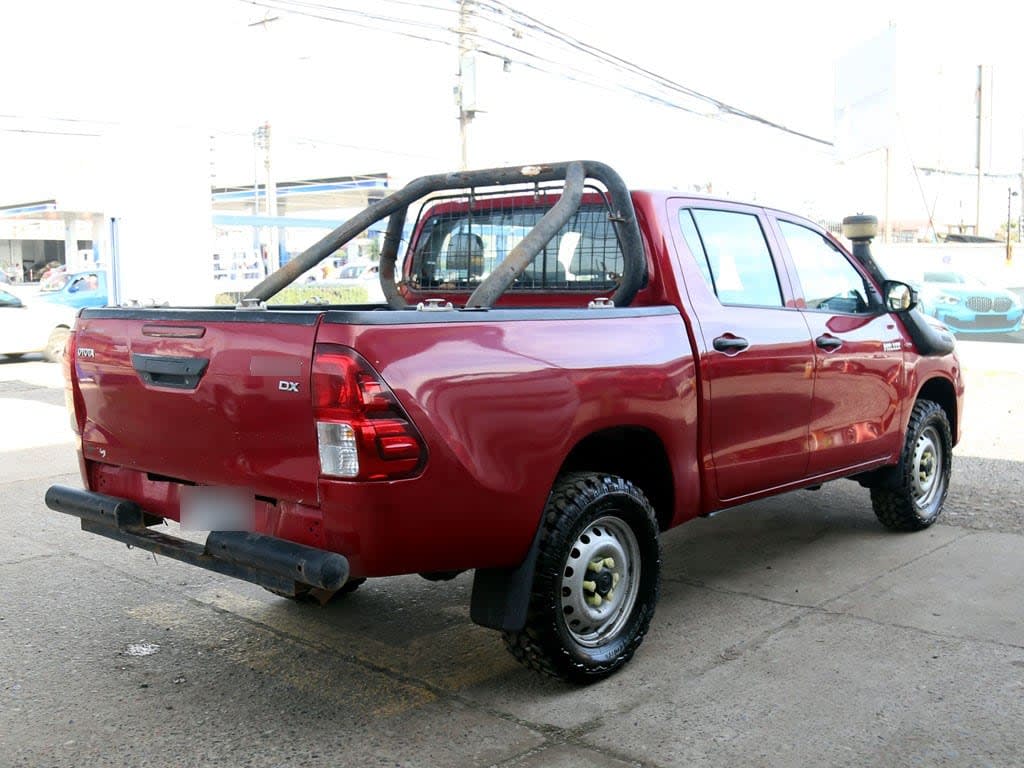 Toyota Hilux Dx 4x4 2.4 año 2023