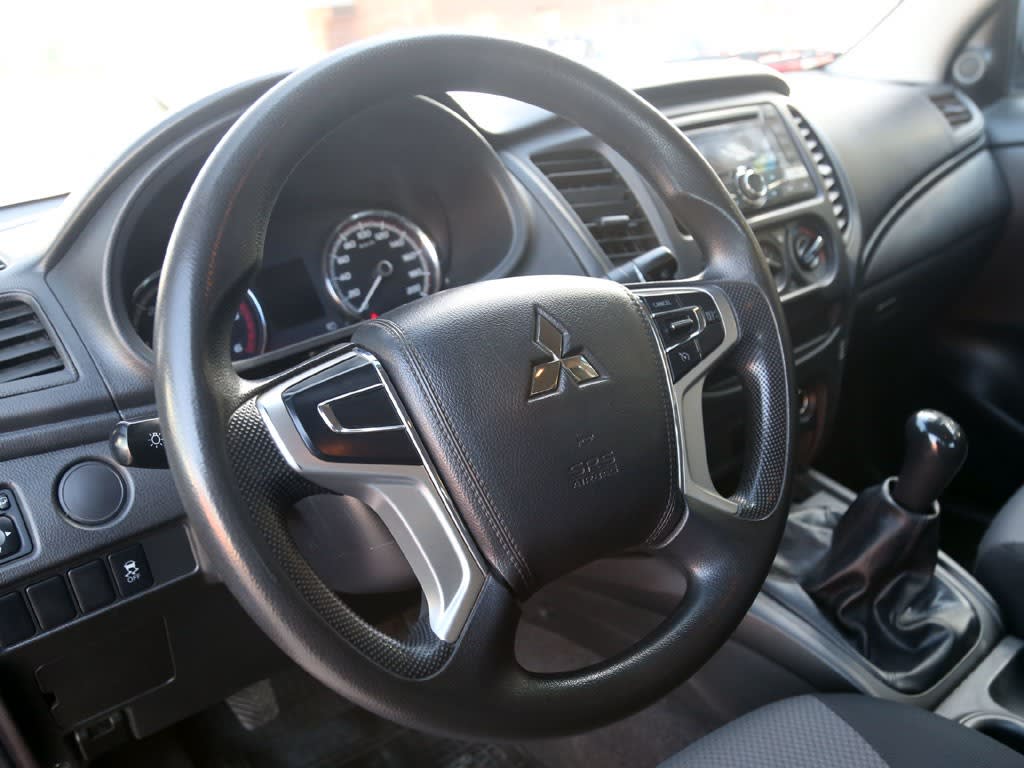 Mitsubishi L200 Katana Crdi año 2022
