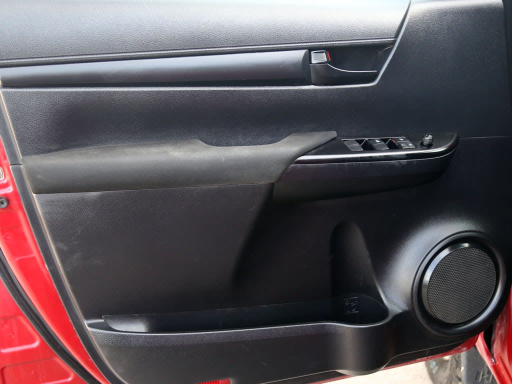 Toyota Hilux Dx 4x4 2.4 año 2023