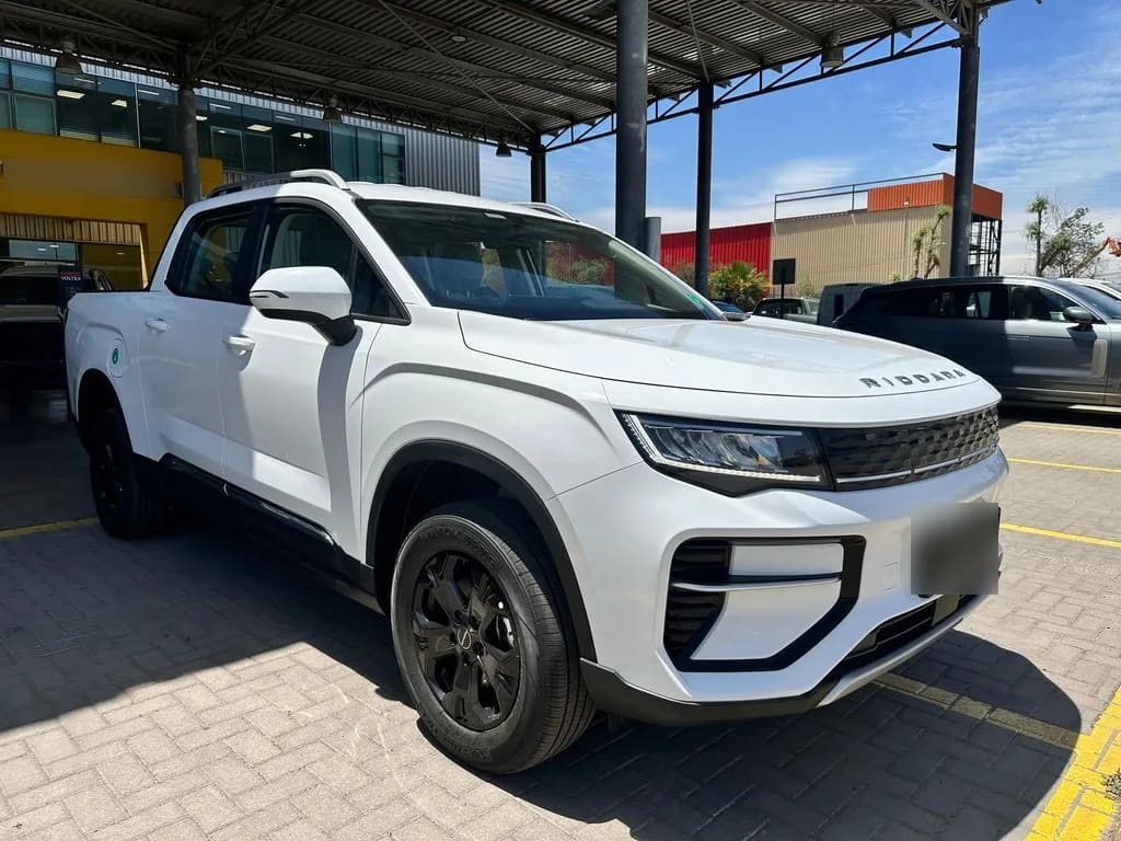 Riddara Rd6 4x2 Air 63 Kwh año 2025