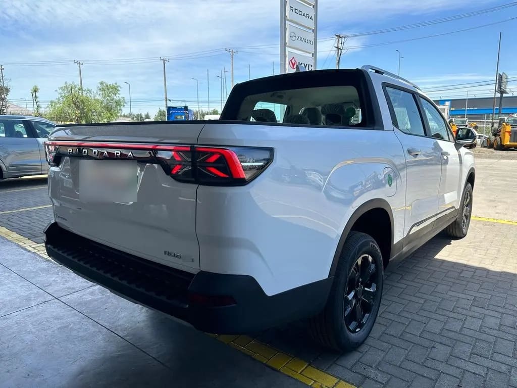 Riddara Rd6 4x2 Air 63 Kwh año 2025