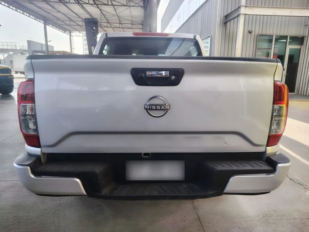 Nissan Navara Navara D Cab 2.3 Mt 4x2 año 2023